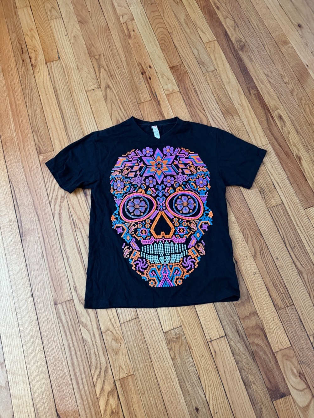 T-shirt vibrant graphic Mexican Day of the Dead sugar skull art cotton M black